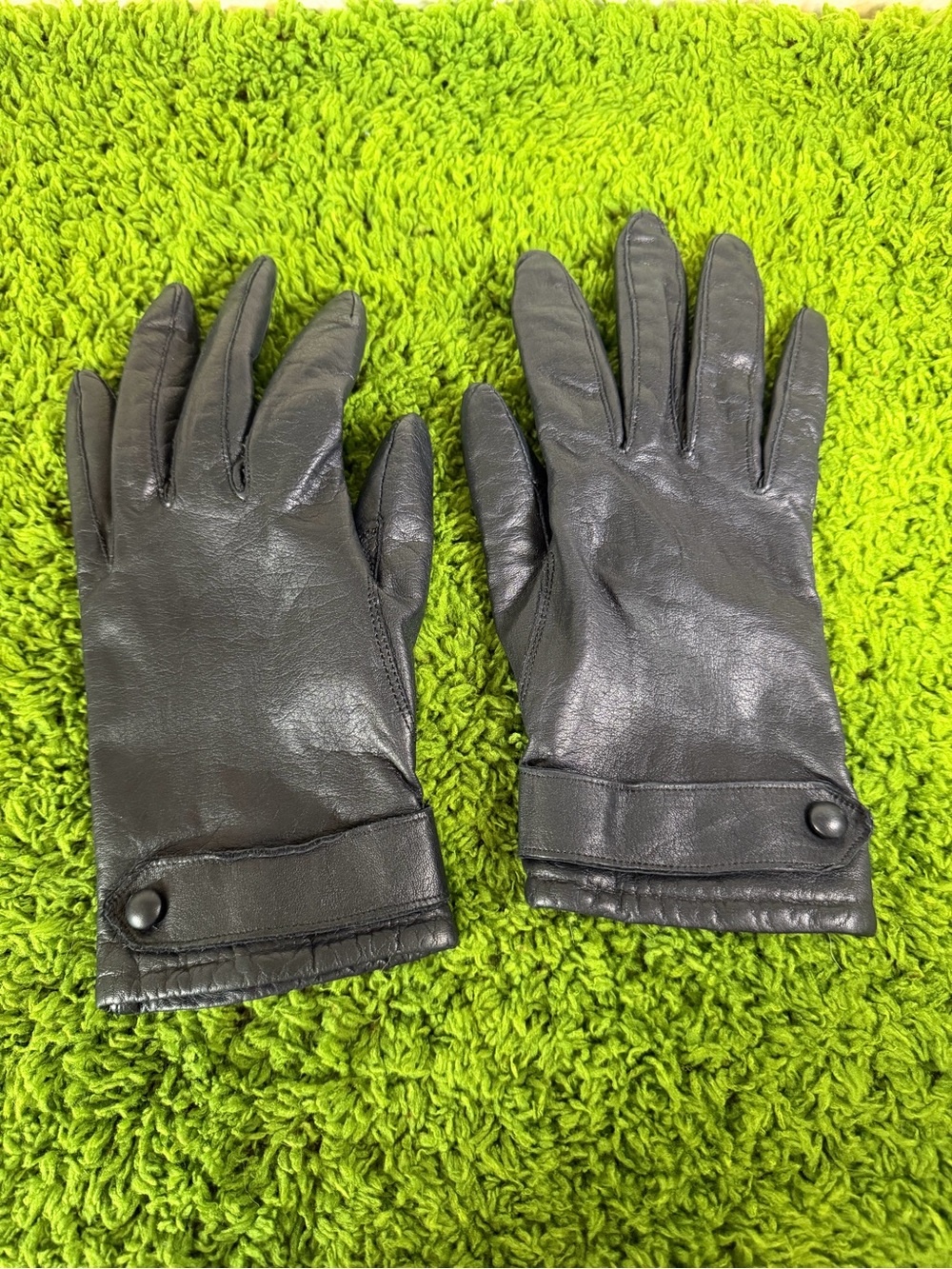 Vintage Women's Joan Harper Black Leather Dress Gloves with Snap Cuff & wool